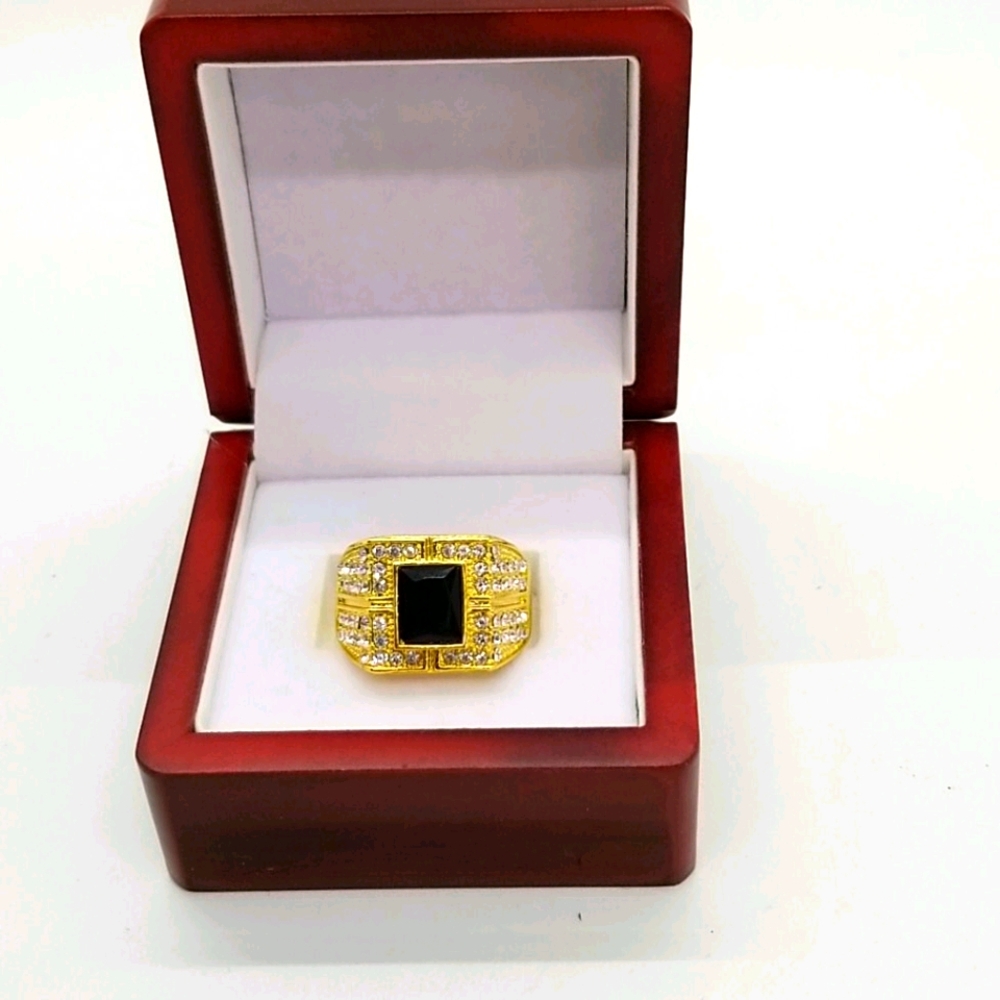 Mans saffire ring